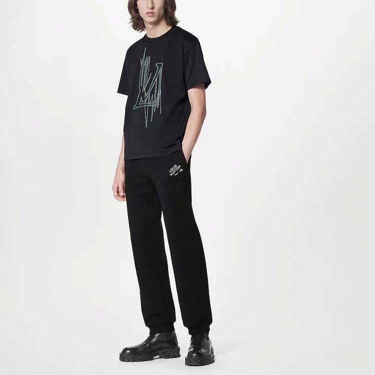 Kaos oblong lengan pendek berkerah bulat dengan motif grafis LOUIS VUITTON, unisex, warna hitam.