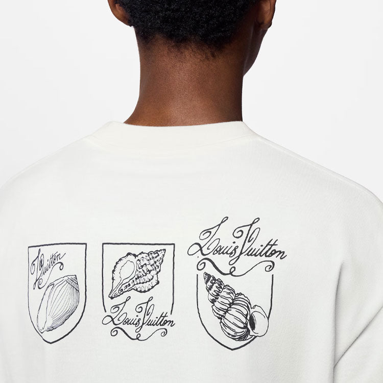 LOUIS VUITTON Kaos Lengan Pendek Kasual Kerah Bulat dengan Motif Kerang, SS24, Unisex, Putih