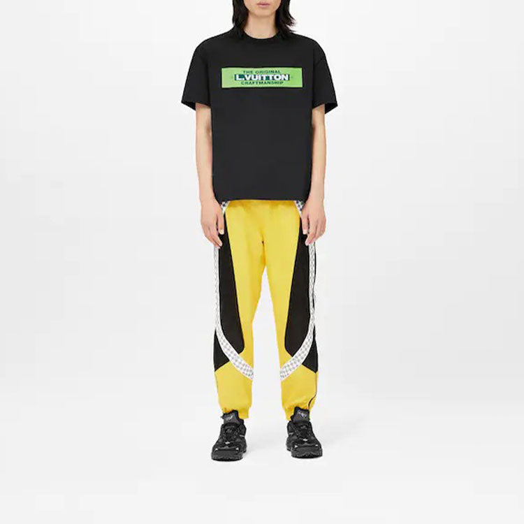 LOUIS VUITTON SS22 Kaos Lengan Pendek Warna Polos dengan Cetakan Huruf, Unisex, Hitam